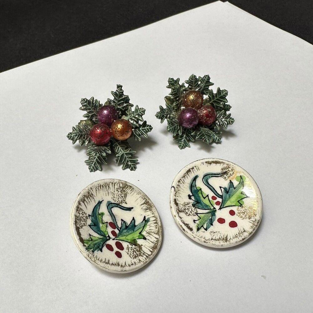 Lot Of 2 Christmas Holiday Vintage - Modern Clip On Earrings Mix Holly Berries